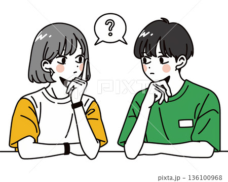 相談する男女 136100968