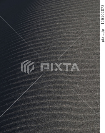 砂紋と影 136102872