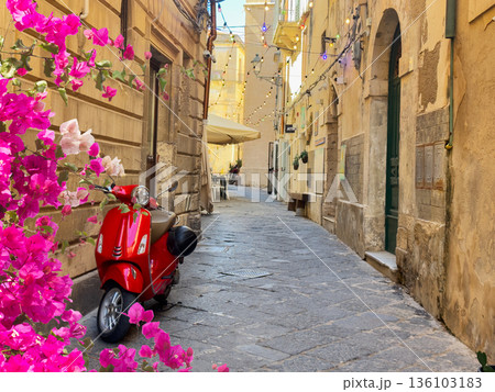 Syracuse old town, Sicily Italy Syracuse old town, Sicily Italy 136103183