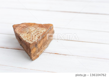 タイガーアイの原石 タイガーアイの原石 136104762