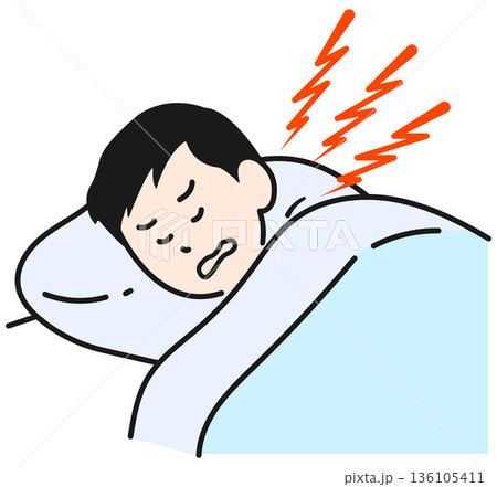 いびきをかきながら眠る男性 いびきをかきながら眠る男性 136105411