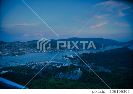稲佐山から望む夕景 長崎 稲佐山から望む夕景 長崎 136106305