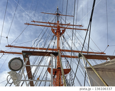 帆船のマスト 136106337