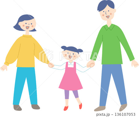 手を繋ぐ家族三人 136107053
