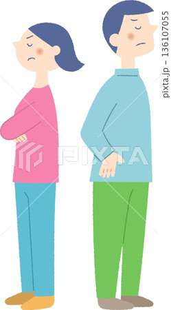 喧嘩をする若い男女 喧嘩をする若い男女 136107055