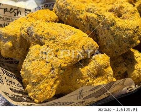 Crispy fried chicken with golden, crunchy skin and juicy, tender meat. A delicious and savory dish, perfect for any meal, served with dipping sauces or side dishes for extra flavor! Crispy fried chicken with golden, crunchy skin and juicy, tender meat. A delicious and savory dish, perfect for any meal, served with dipping sauces or side dishes for extra flavor! 136109591