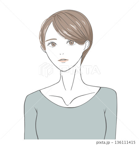 正面を見る女性(茶髪) 136111415