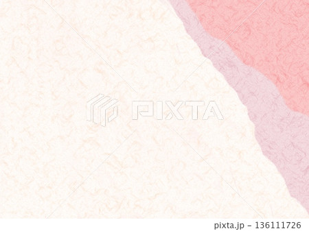 和紙の背景素材 ピンクとベージュのちぎり紙 桜色のテクスチャ パステルカラー 伝統的な和風背景 コピ 136111726