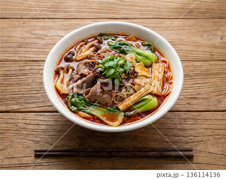 美容と健康に嬉しい薬膳スープの麻辣湯 ヘルシーな春雨と野菜 中華料理 食べ放題メニュー 点心 飲茶  136114136