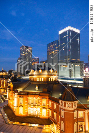 夕暮れの東京駅 夕暮れの東京駅 136114988