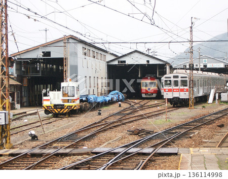 長野電鉄の須坂駅の車庫(長野県須坂市) 長野電鉄の須坂駅の車庫(長野県須坂市) 136114998