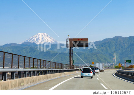 中部横断自動車道　南アルプスIC付近 136115677