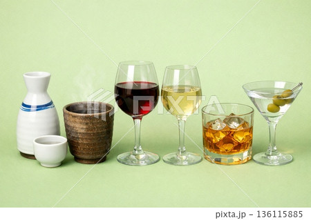 色々なアルコール 136115885