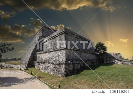 mayan pyramid in Tulum ruins, Yucatan, Mexico mayan pyramid in Tulum ruins, Yucatan, Mexico 136116265