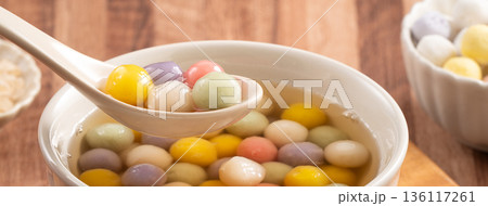 カラフル 多彩 色とりどり 136117261