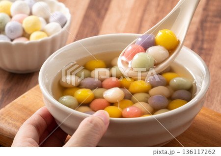 カラフル 多彩 色とりどり 136117262