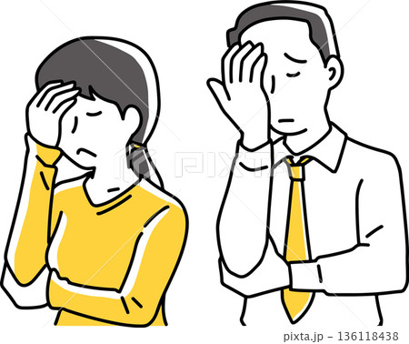 頭を抱えて悩む男女 136118438