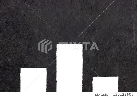 棒グラフや表彰台イメージ 136122609