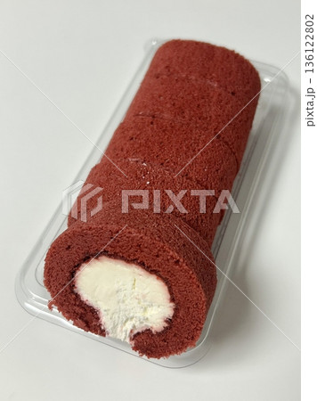 Soft and fluffy cream bread (크림빵) filled with sweet, silky cream, offering a perfect bite of pillowy texture and rich, creamy indulgence in every delightful mouthful. 136122802