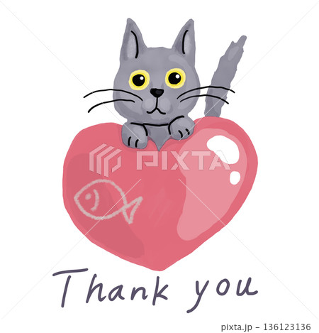 ピンクのハートの上に手をのせているグレーの子猫 136123136