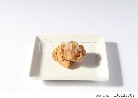 鶏の唐揚げ 鶏の唐揚げ 136123608