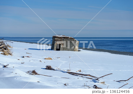 雪に覆われた旭浜のトーチカ 北海道大樹町の沿岸防御遺構 雪に覆われた旭浜のトーチカ 北海道大樹町の沿岸防御遺構 136124456