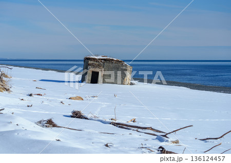 雪に覆われた旭浜のトーチカ 北海道大樹町の沿岸防御遺構 雪に覆われた旭浜のトーチカ 北海道大樹町の沿岸防御遺構 136124457