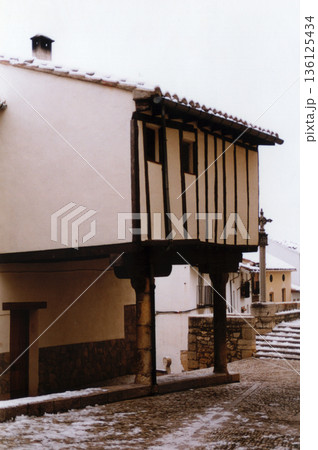 detail of the construction methods used in the villages 136125434
