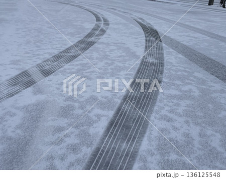 路面凍結 136125548