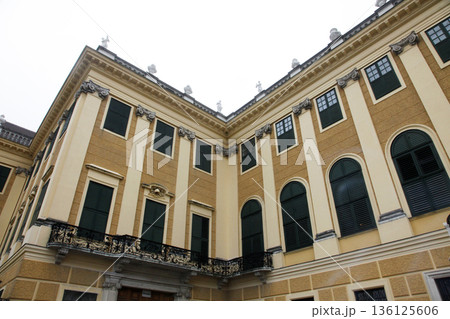 Schonbrunn Palace in Vienna 136125606