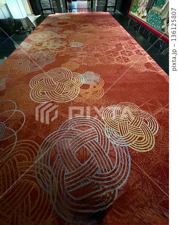 ホテル雅叙園東京 和モダンな館内を彩る伝統文様（水引・麻の葉）の豪華な絨毯 136125807