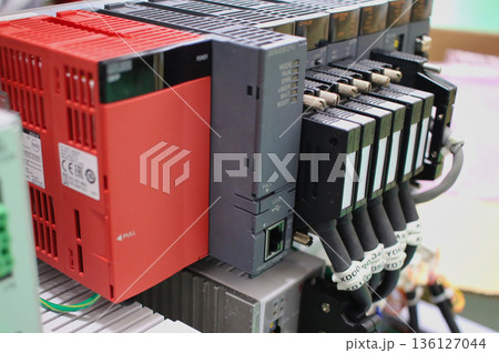 産業機器の制御盤 136127044
