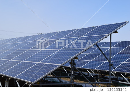 ソーラーパネル 自然エネルギー ソーラーパネル 自然エネルギー 136135342