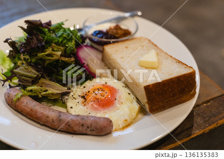 Chusの朝食プレート Chusの朝食プレート 136135383