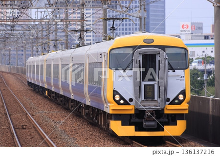 長大編成を連ねて京葉線を疾走するE257系電車の特急わかしお号_2010/6/13撮影 長大編成を連ねて京葉線を疾走するE257系電車の特急わかしお号_2010/6/13撮影 136137216