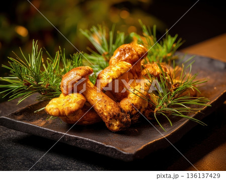 杉板に置いた松茸と杉葉の3Dフードイラスト 136137429