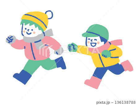 冬の屋外で遊ぶ子どもたち_色 136138788