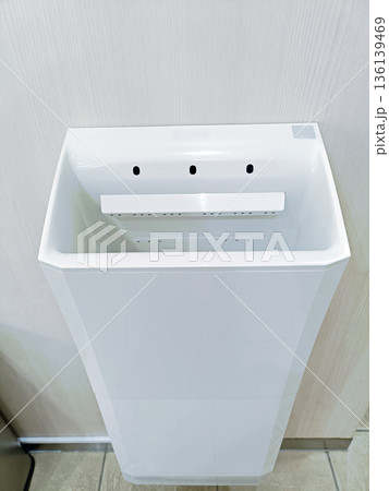 ハンドドライヤー 136139469