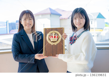 賞を取った学生 136139631