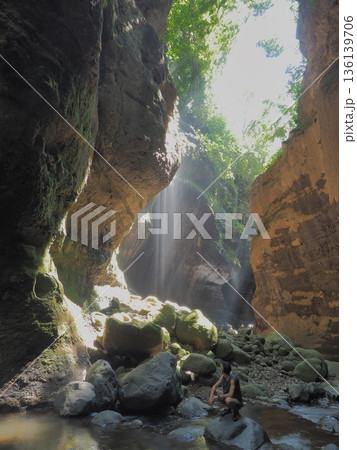 エルサルバドルの秘境の渓谷 Cascada La Golondrinera エルサルバドルの秘境の渓谷 Cascada La Golondrinera 136139706