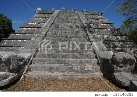 メキシコ　チチェンイツァ遺産 136140282
