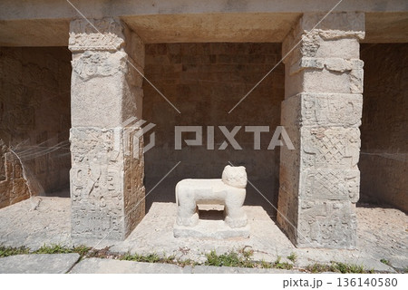 メキシコ　チチェンイツァ遺産 136140580