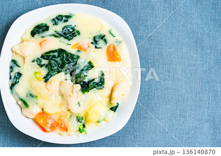 ほうれん草のシチュー 136140870