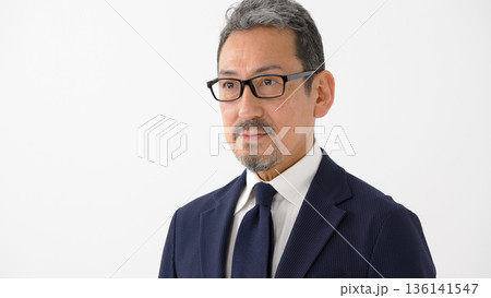 男性 ビジネス ポートレート 男性 ビジネス ポートレート 136141547