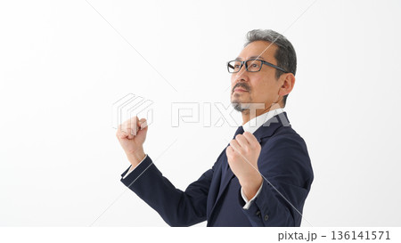 男性 ビジネス ポートレート 男性 ビジネス ポートレート 136141571