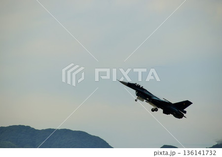 航空自衛隊のF2戦闘機 航空自衛隊のF2戦闘機 136141732