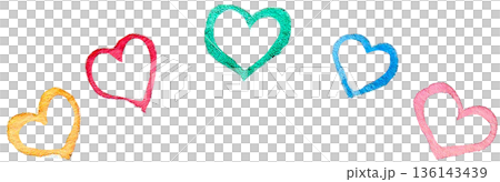 かわいい手描きのハートのフレーム 136143439