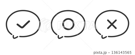 チェック・丸・バツの吹き出し 手描き線画イラスト 136143565