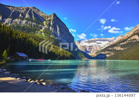 Lake Louise Canoes Turquoise Water Mountain Scenery Glacier Banff Lake Louise Canoes Turquoise Water Mountain Scenery Glacier Banff 136144097