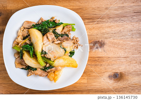 かぶと豚肉の味噌炒め 136145730